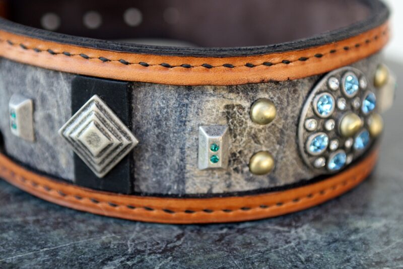 Hand stitched leather dog collar by Sauri