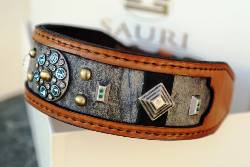 Leather dog collar with ornaments by Sauri