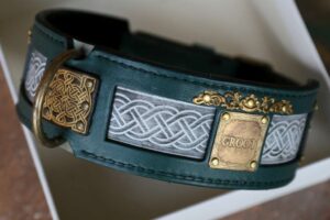 Vegetable tanned leather dog collar by Workshop Sauri