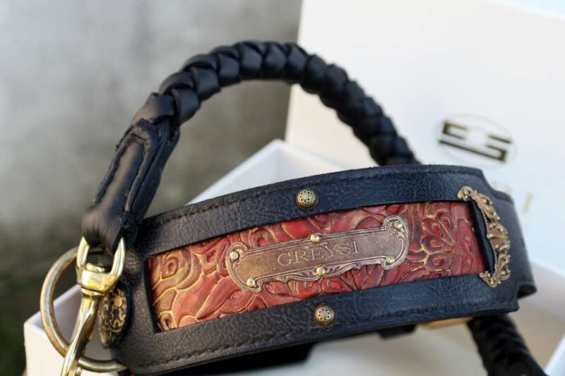 Personalized dog collar handmade by Workshop Sauri