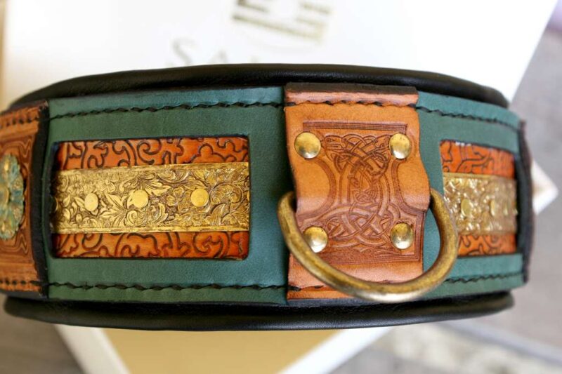 Beautifully embossed leather dog collar handmade by Workshop Sauri