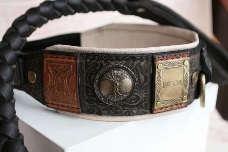 IMPERIAL | Leather dog collar with antique nameplates - Harakhan Kennel