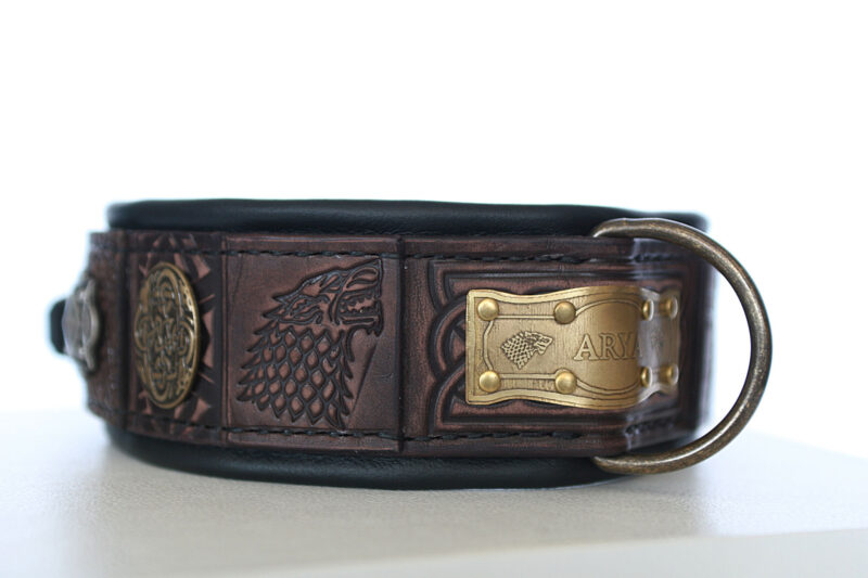 Custom embellished dog collar with wolves by Workshop Sauri