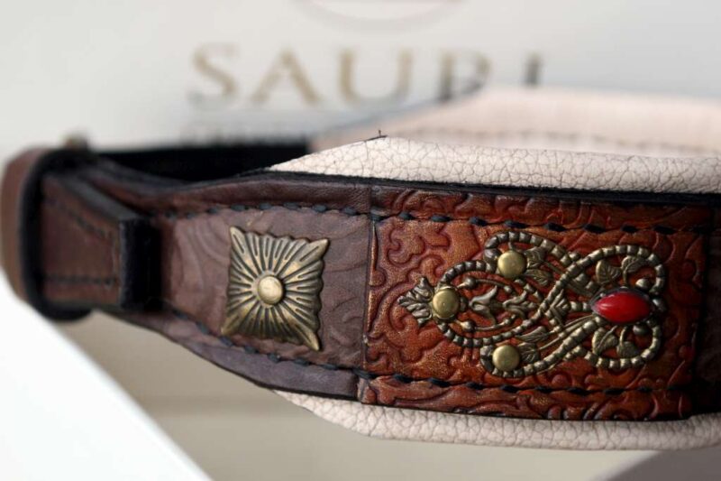 Custom made dog show collar by Workshop Sauri