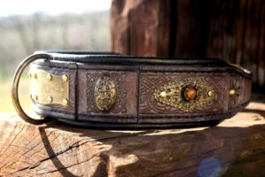 Rustic leather dog collar designed by Workshop Sauri
