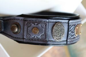 Embroidered grey leather dog collar by Workshop Sauri