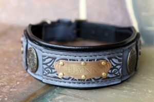 Grey leather dog collar with nameplate by Workshop Sauri