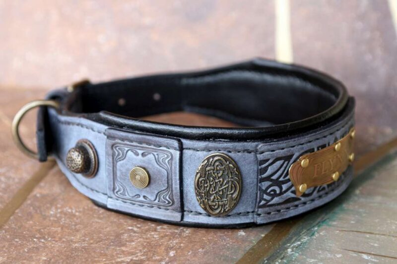 Personalized grey leather dog collar by Workshop Sauri